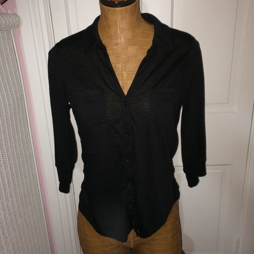 Sheer & soft 3/4 sleeve shirt EUC